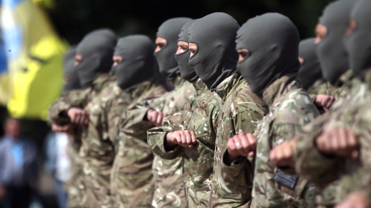Pluk Azov: Elita ukrajinské armády, nebo „nový Tálibán“?
